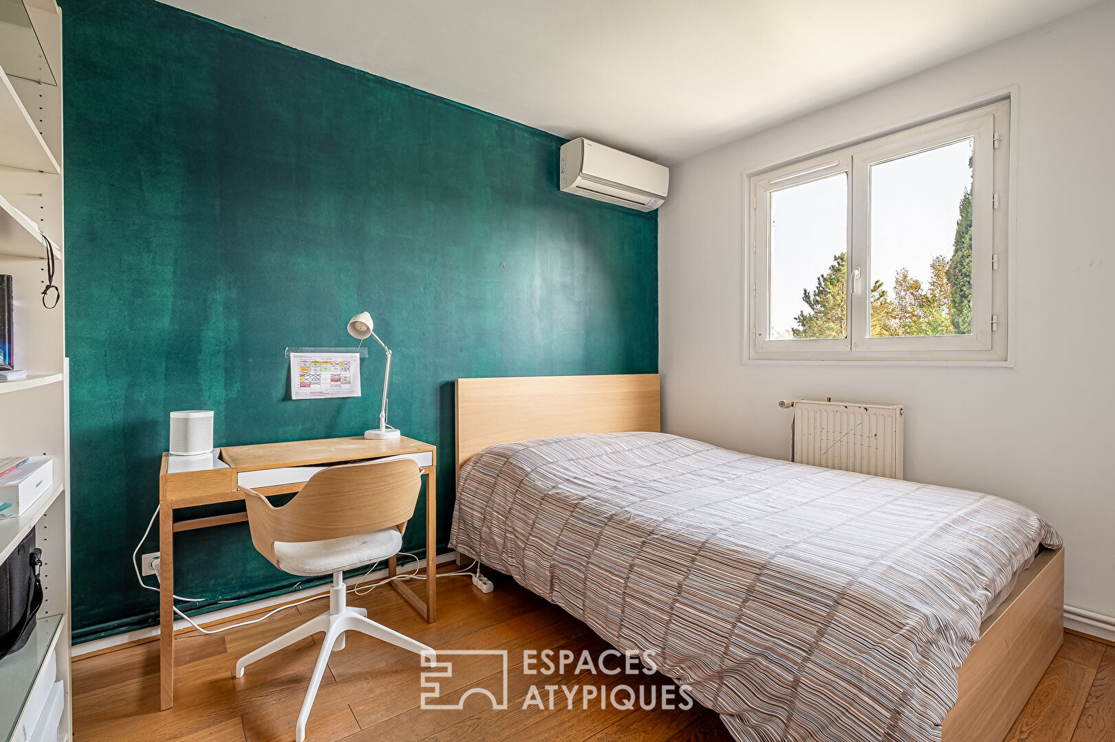 Family home in a peaceful setting in Ecully
