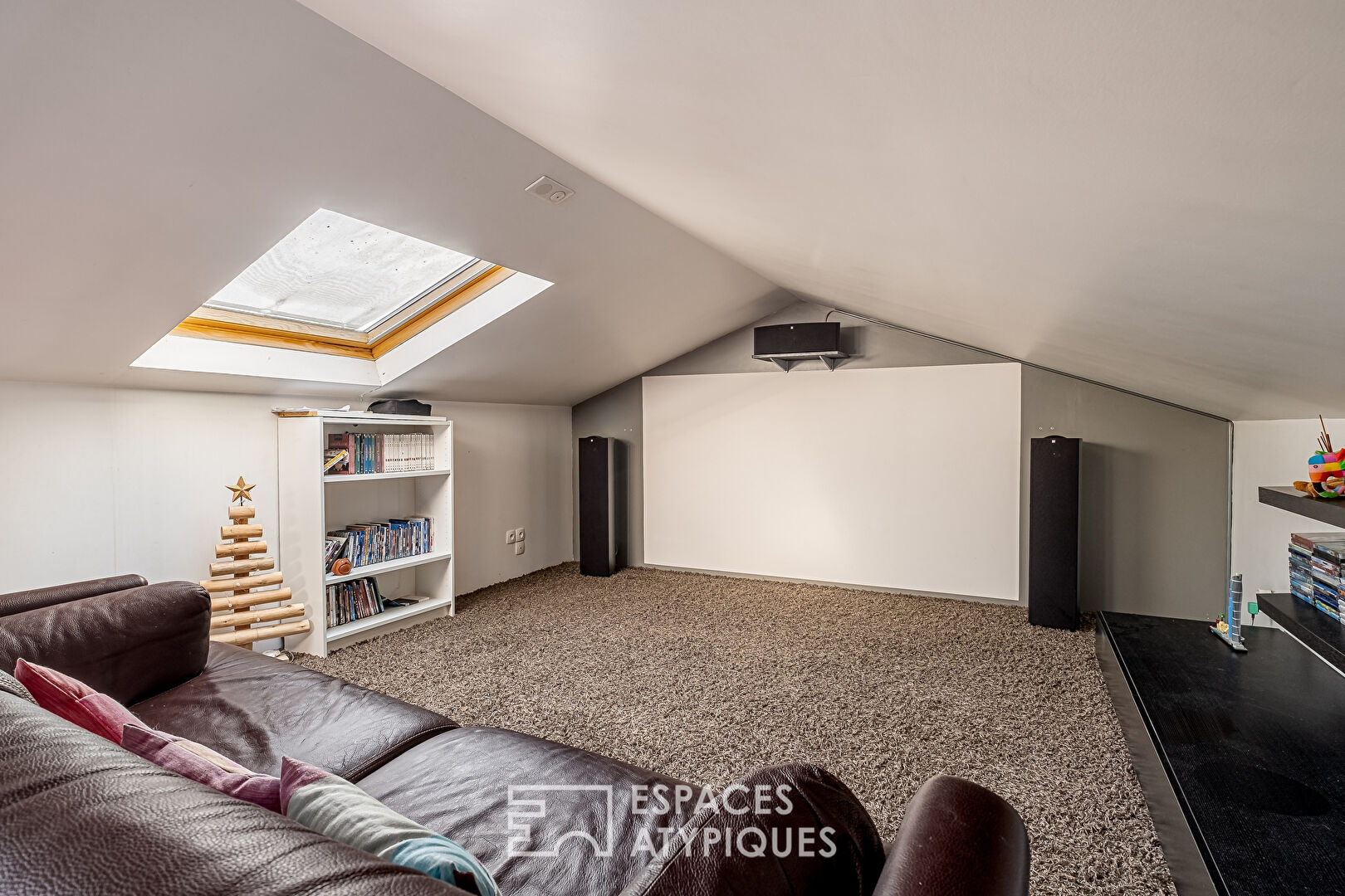 Family home in a peaceful setting in Ecully