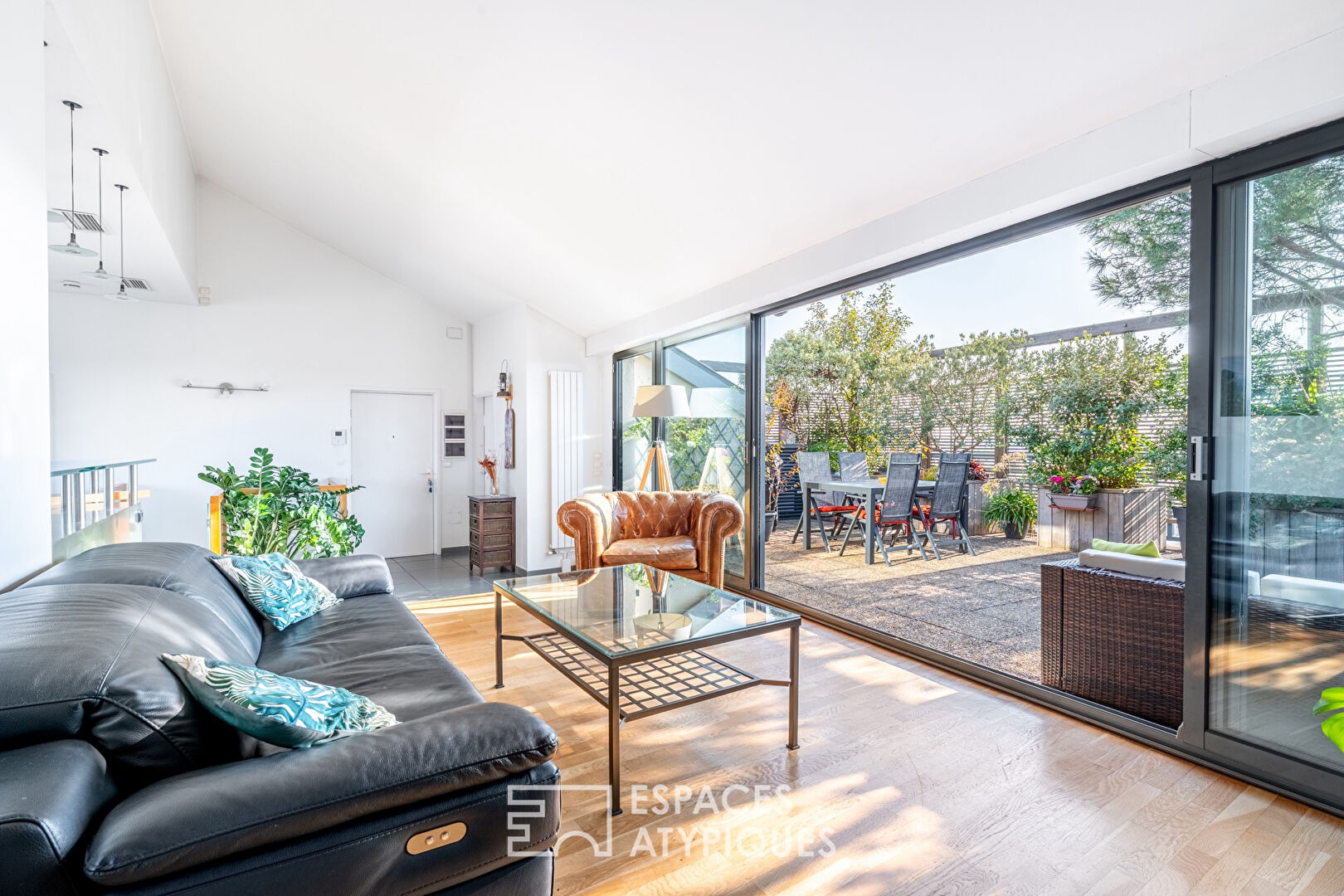 Duplex with terrace and open view on the top floor