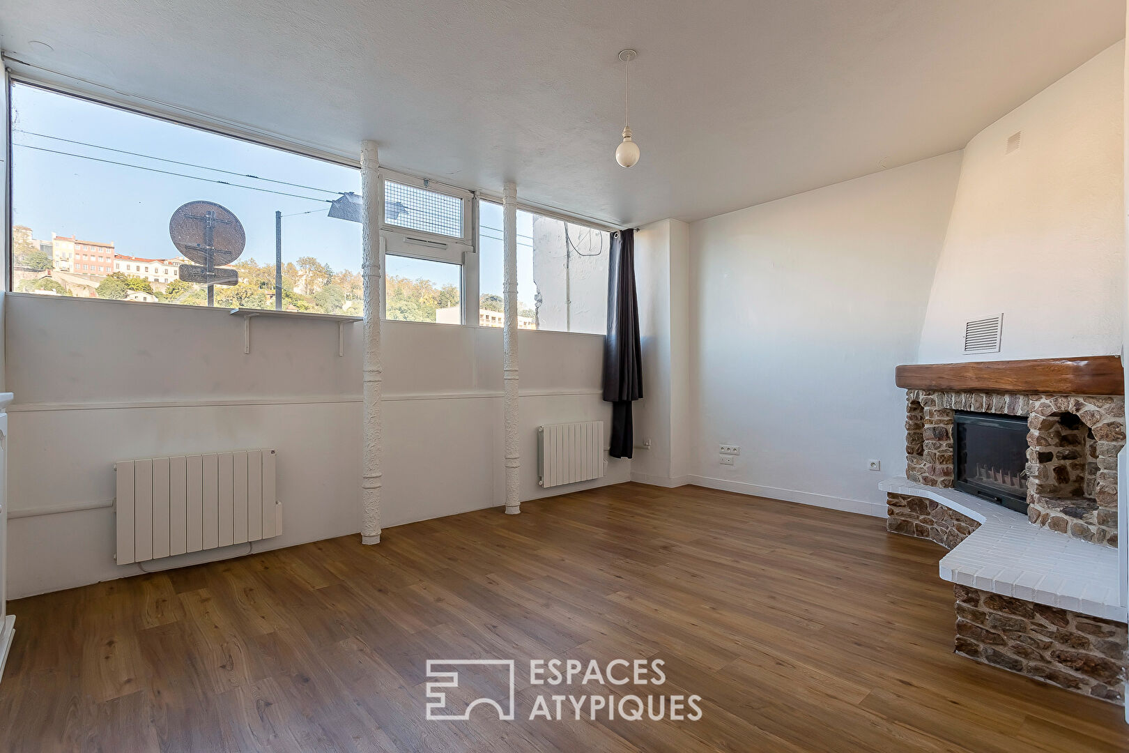 Appartement ou Local commercial en bord de Saône,  avec une grande cave privative