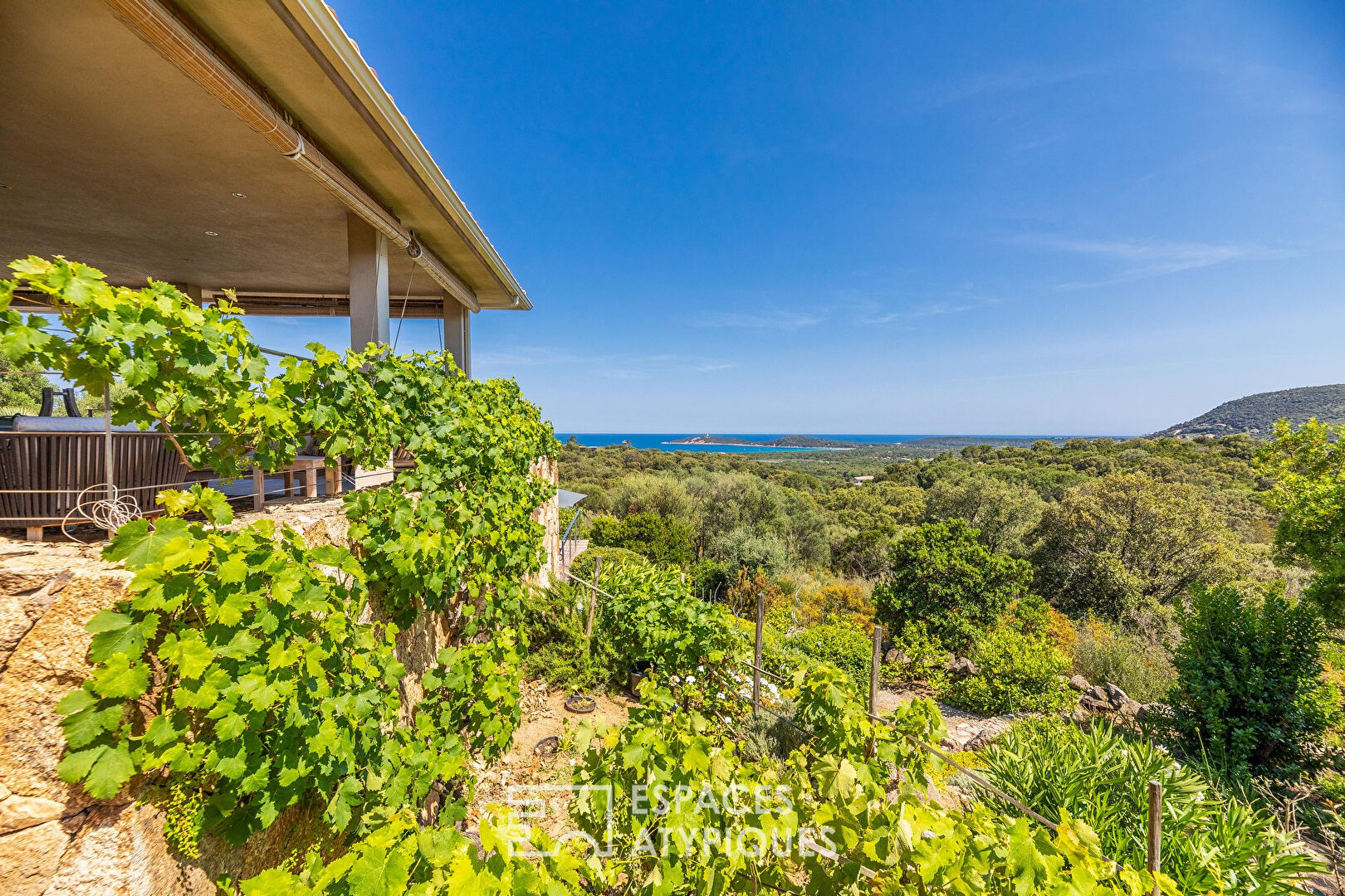 Maison contemporaine vue mer