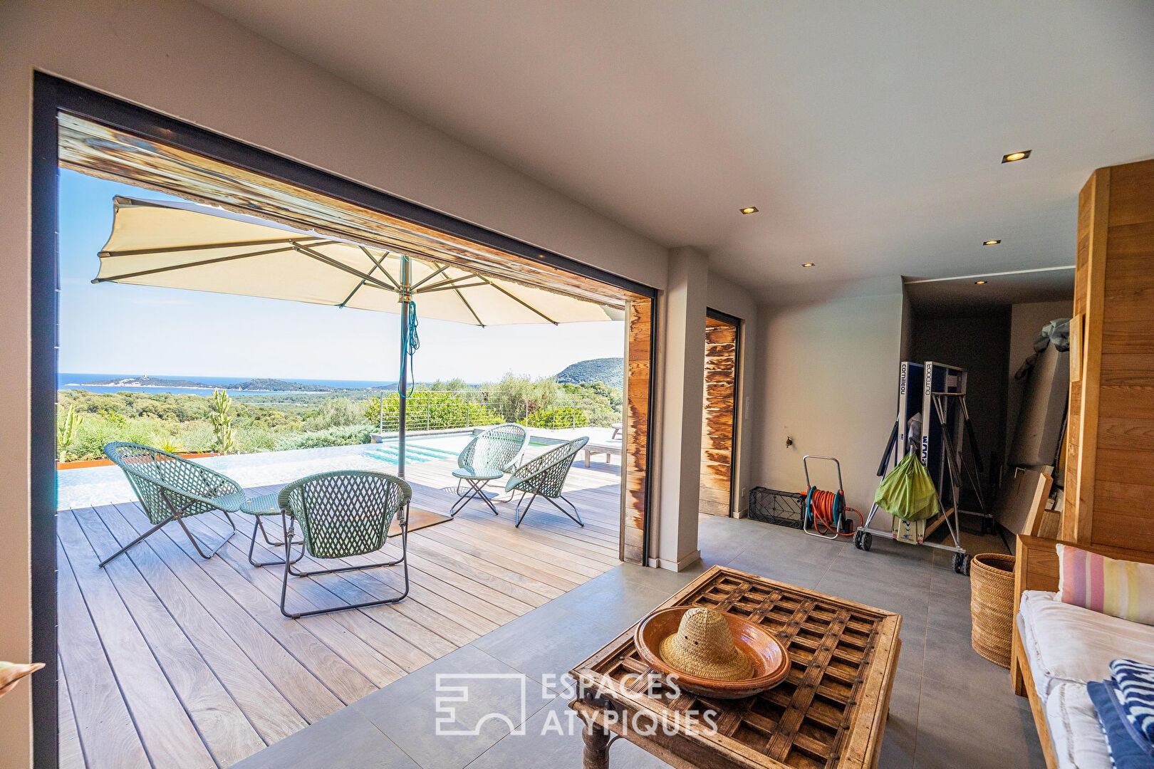 Maison contemporaine vue mer