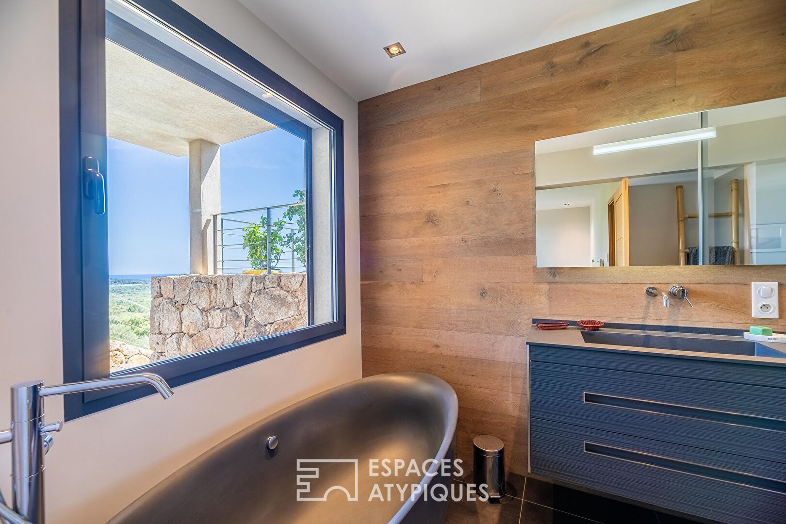 Maison contemporaine vue mer