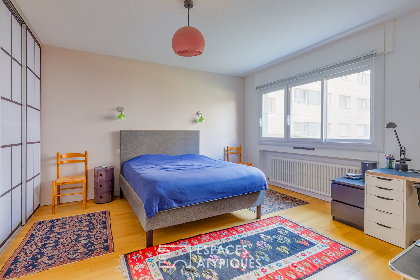 Renovated 5-room apartment with balconies