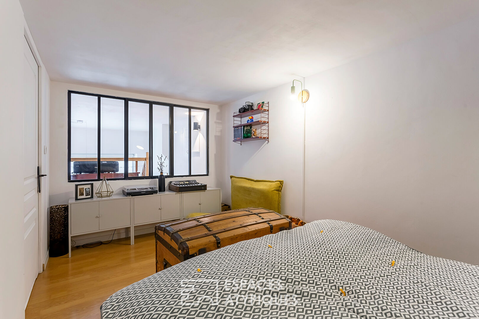3-room loft-style apartment with terrace