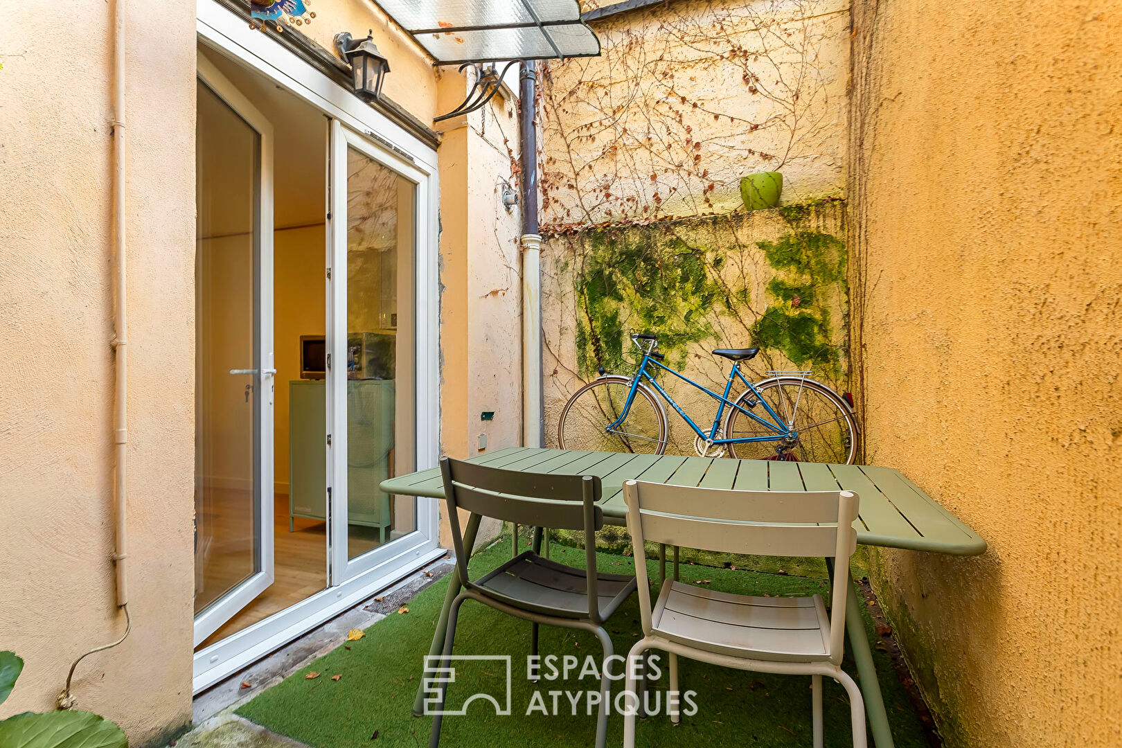 3-room loft-style apartment with terrace