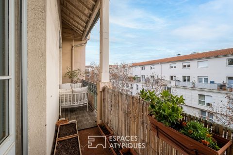 Bourgeois traversant avec extérieurs à Saint-Louis