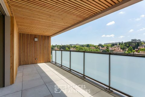 Contemporary apartment with terrace Monchat district