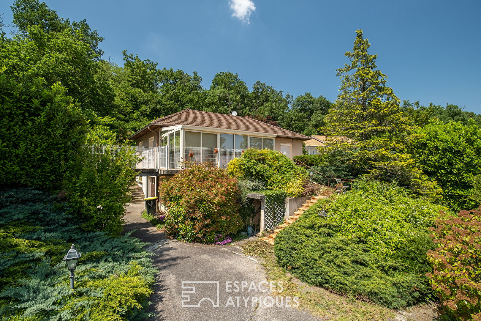 Villa à réinventer avec terrain constructible