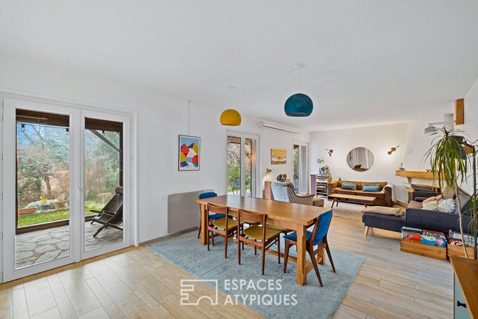 Maison familiale rénovée avec piscine à Charly
