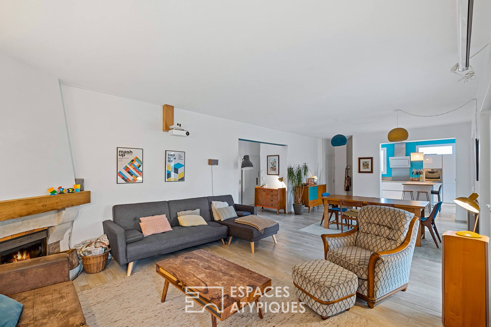 Maison familiale rénovée avec piscine à Charly