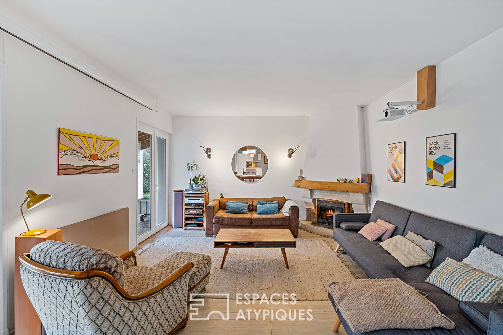 Maison familiale rénovée avec piscine à Charly