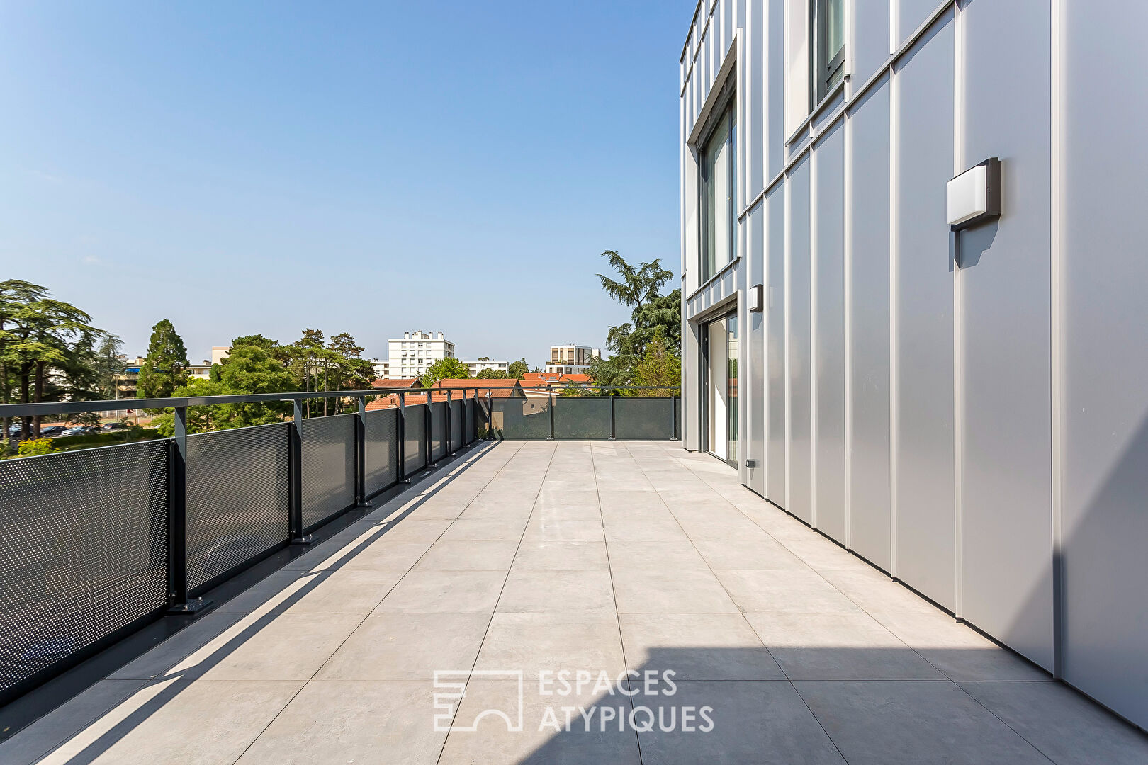 Duplex contemporain en dernier étage avec terrasse