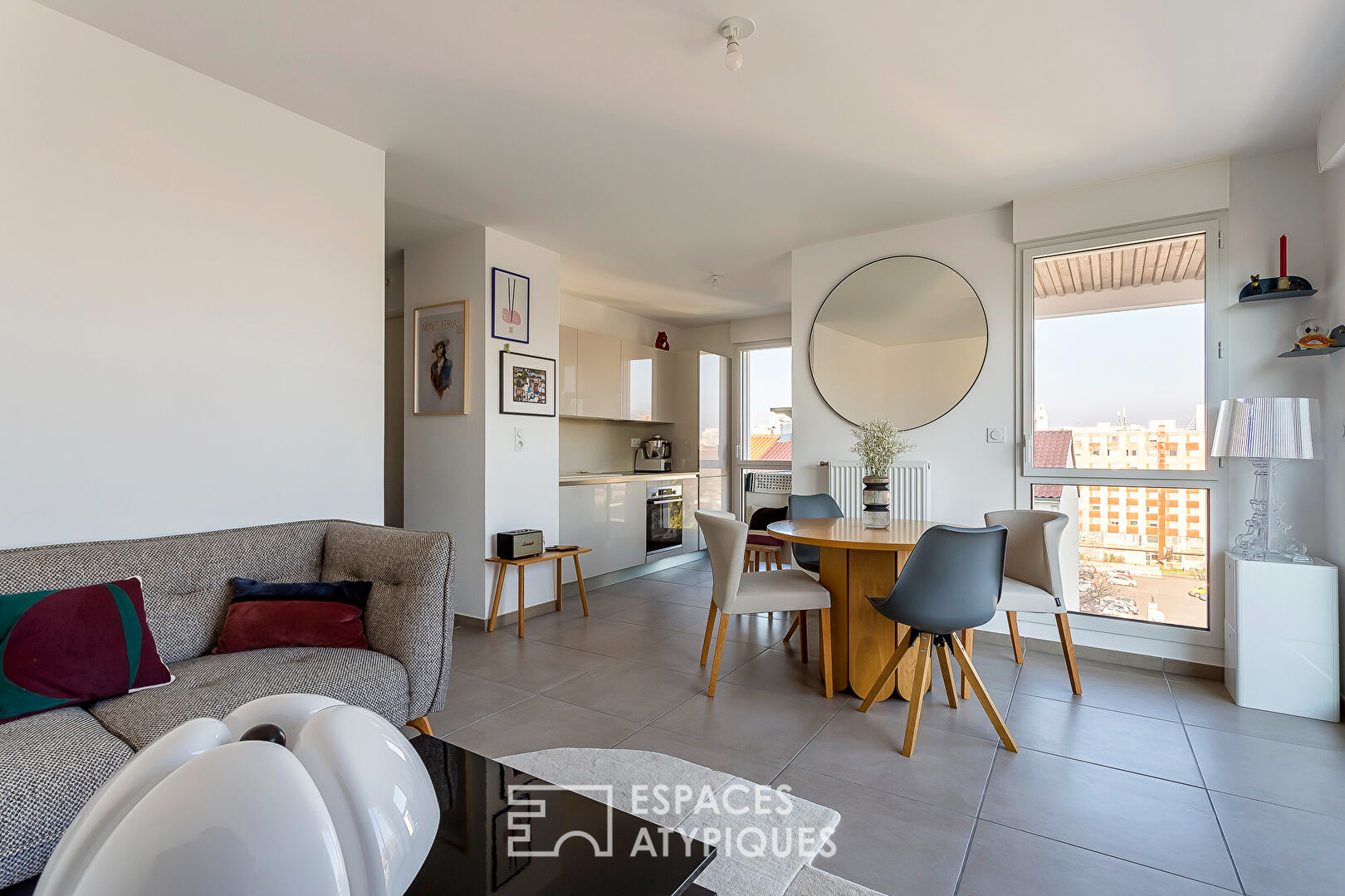 Recent 2-room apartment with terrace