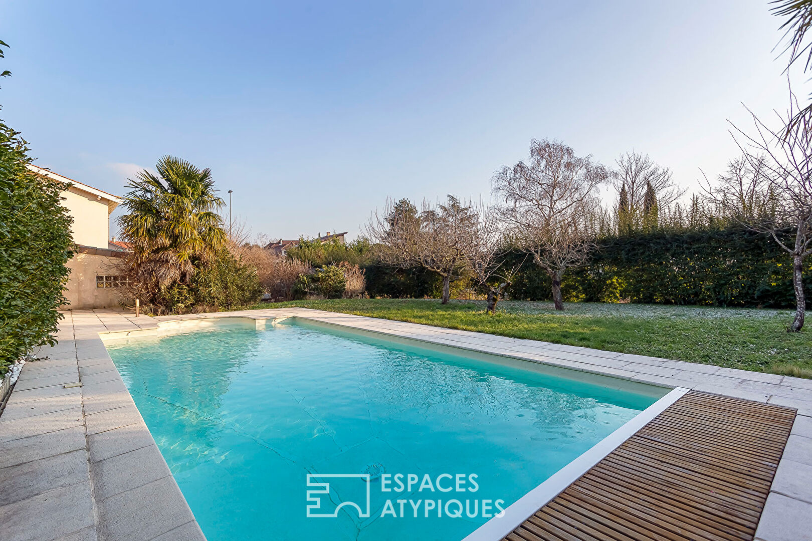 19th century character house with swimming pool on the outskirts of Lyon