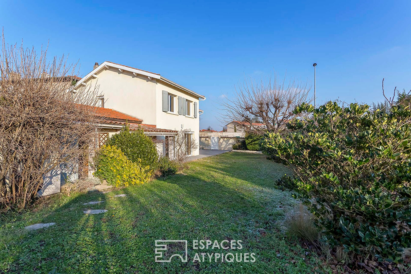 19th century character house with swimming pool on the outskirts of Lyon
