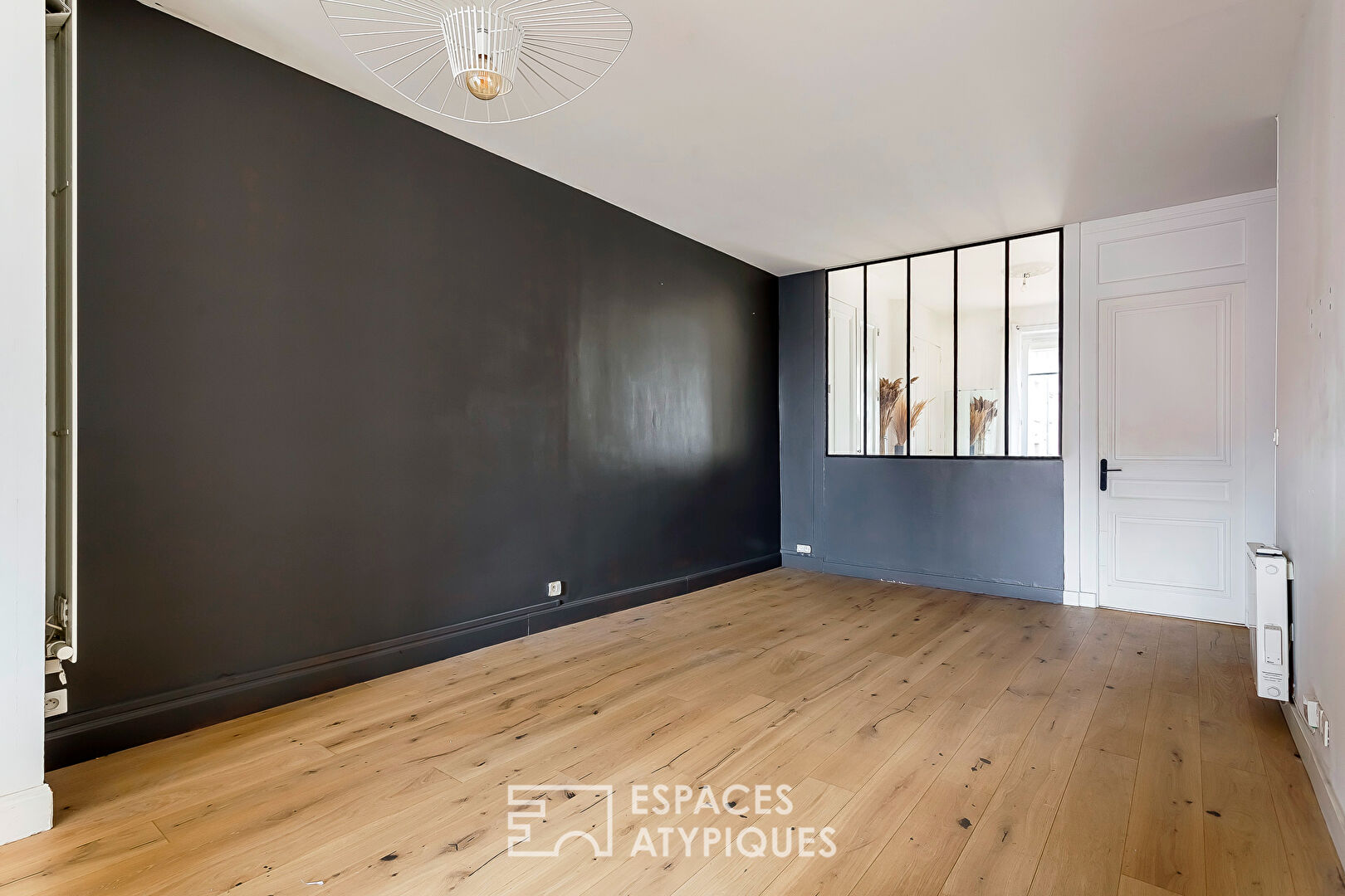 Old renovated 3-room apartment