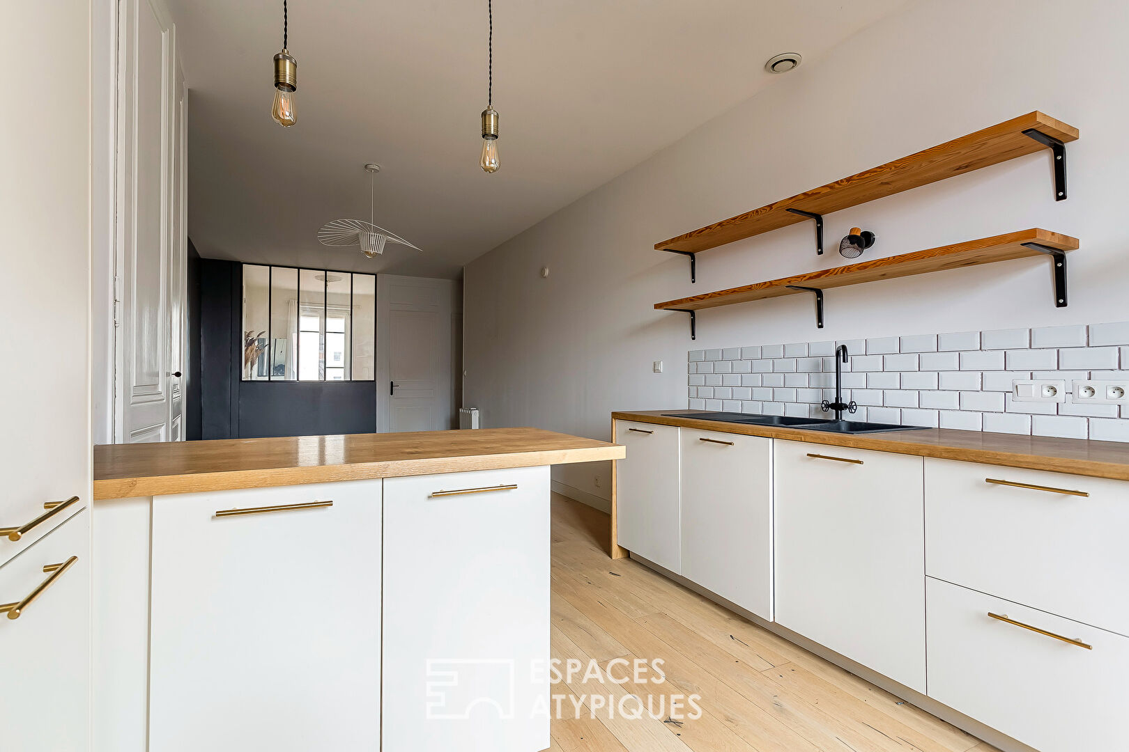 Old renovated 3-room apartment