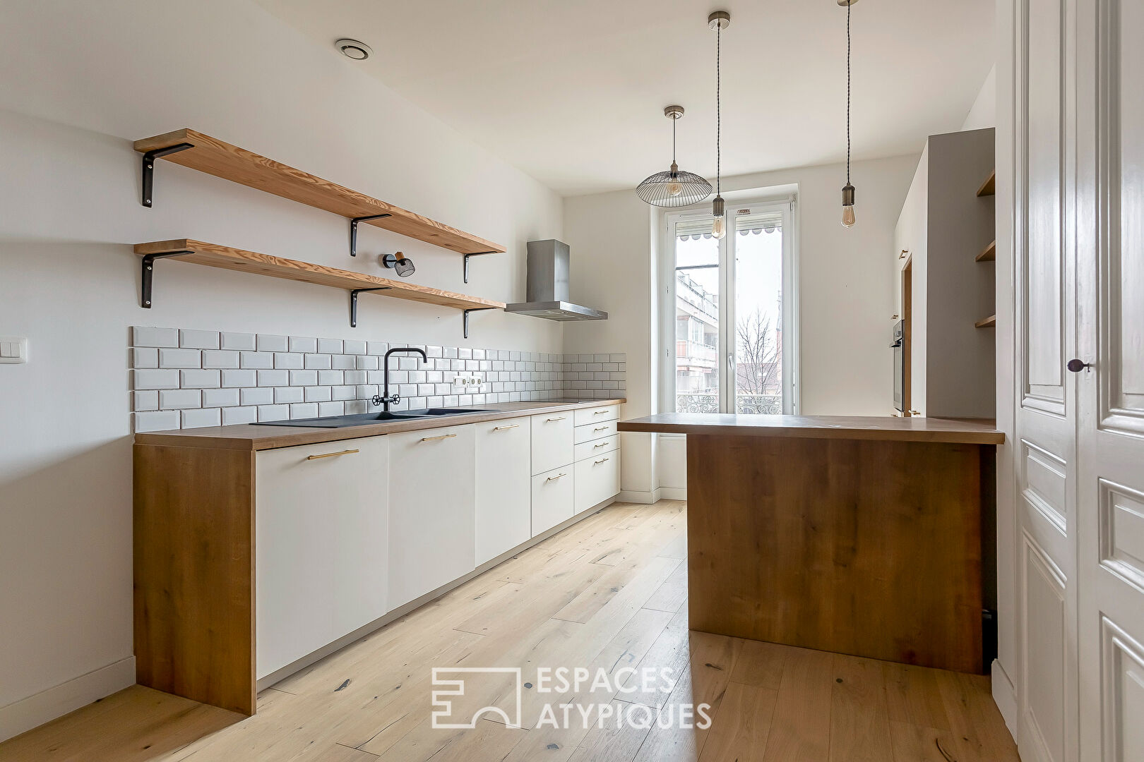 Old renovated 3-room apartment