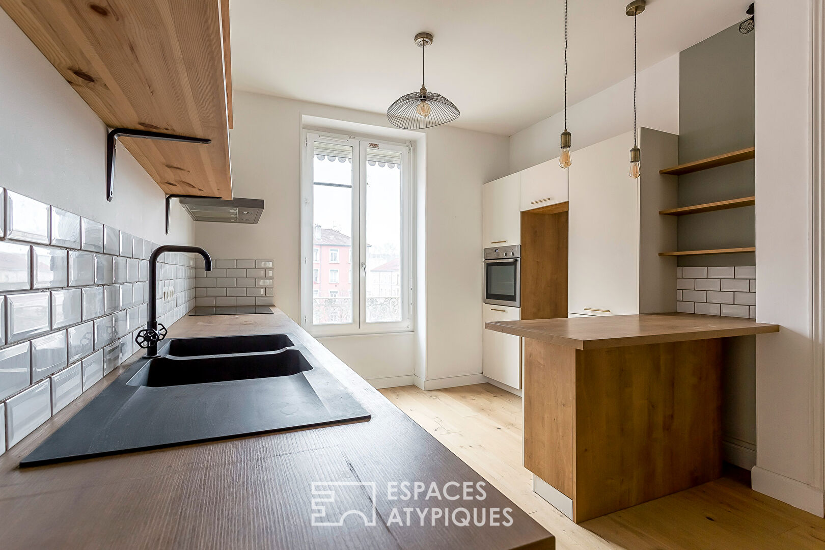 Old renovated 3-room apartment
