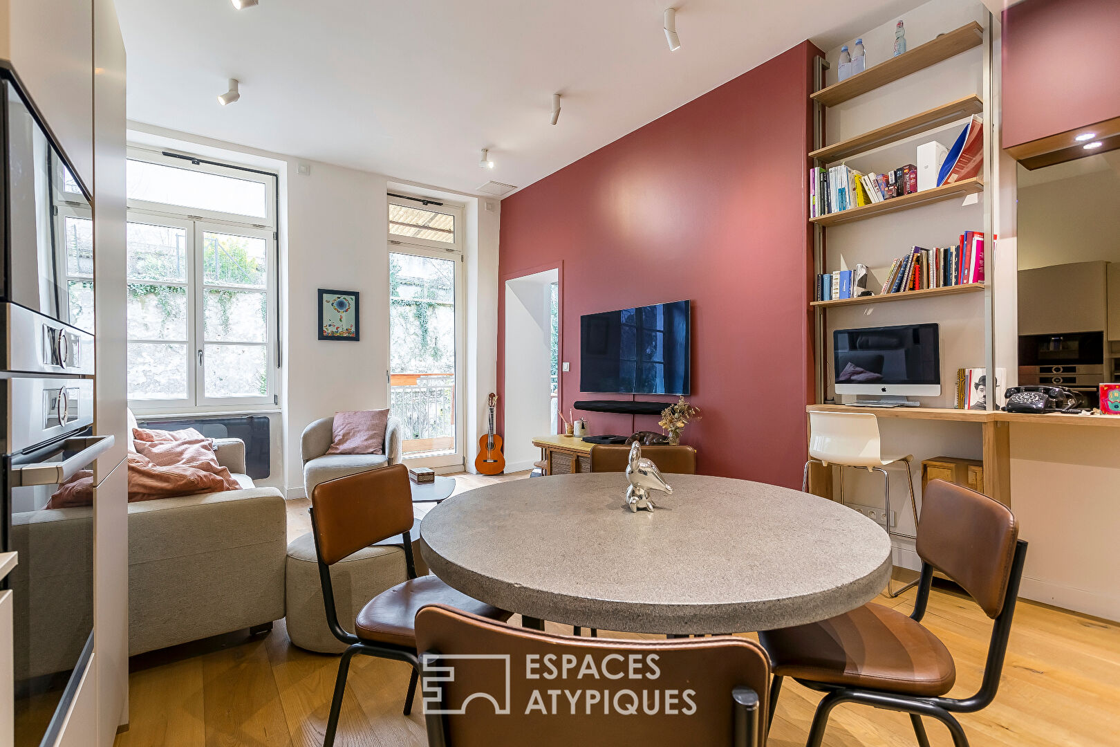 Renovated top floor apartment