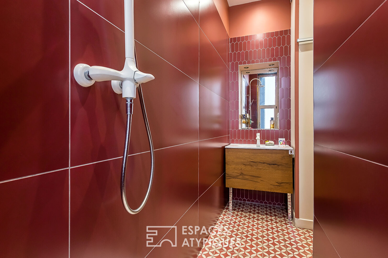 Renovated top floor apartment