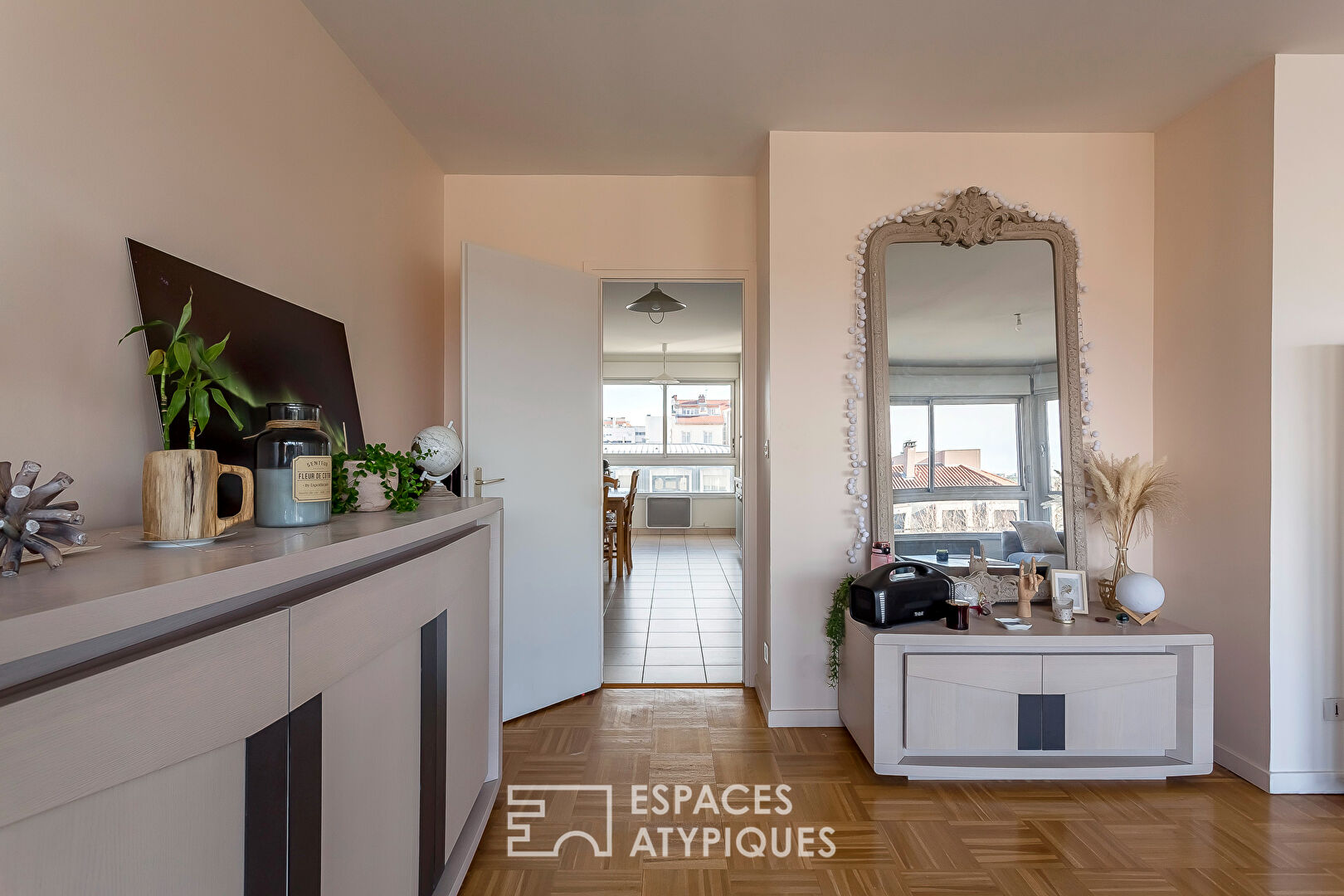 Apartment with open view