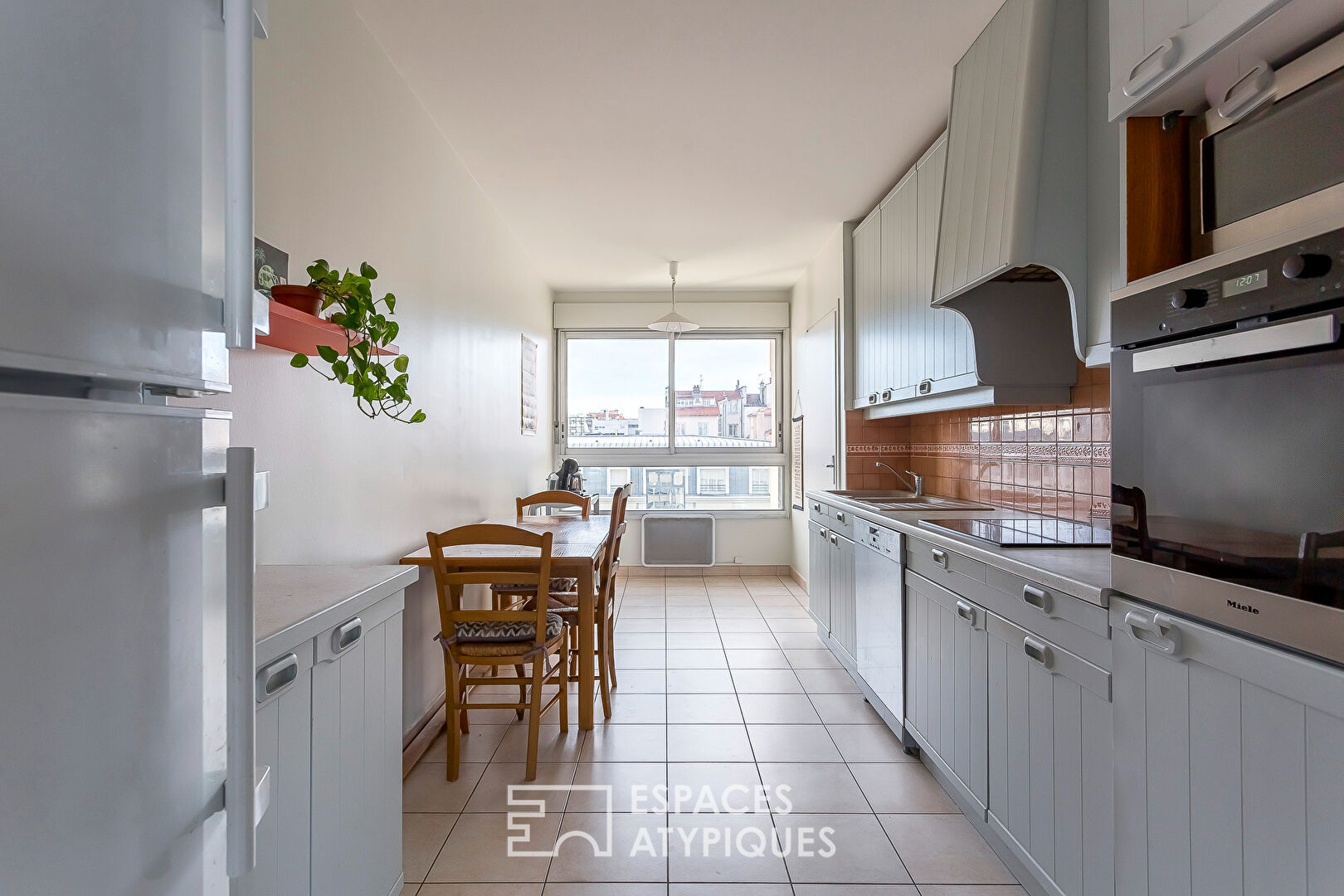 Apartment with open view