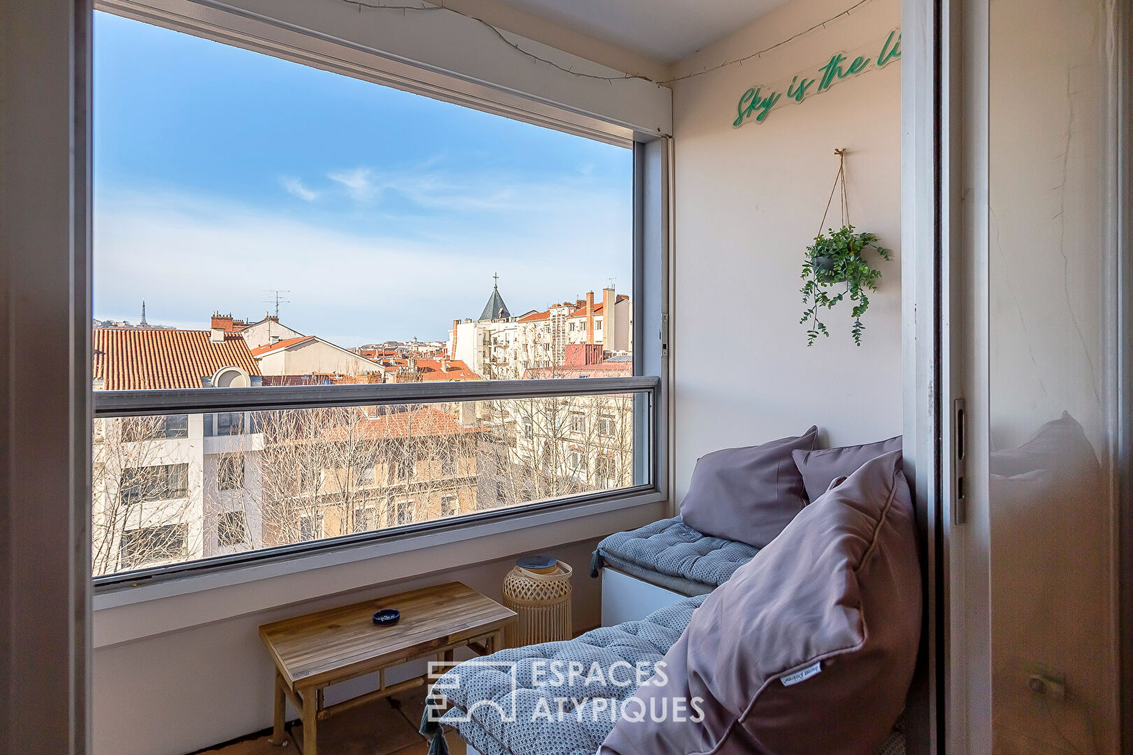Apartment with open view