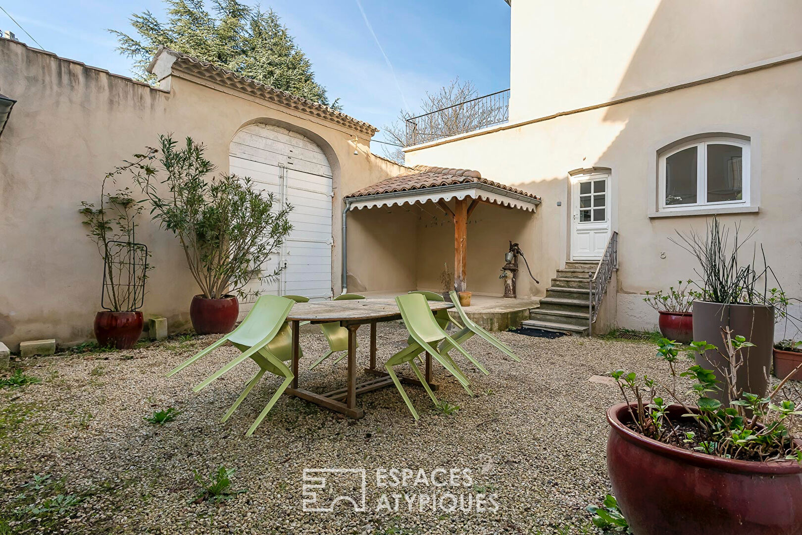 Maison ancienne de caractère avec piscine