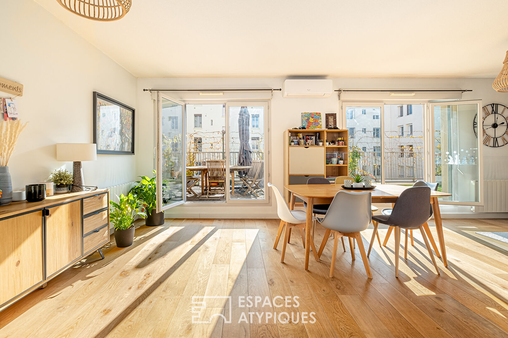 Contemporary apartment with terrace in Monplaisir