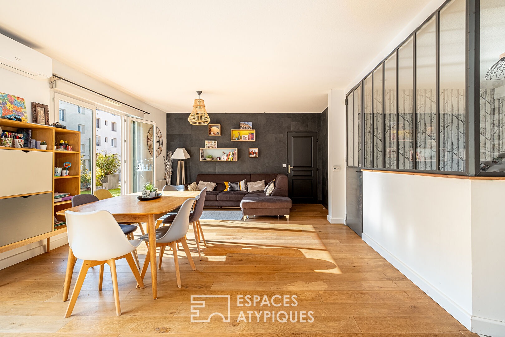 Contemporary apartment with terrace in Monplaisir