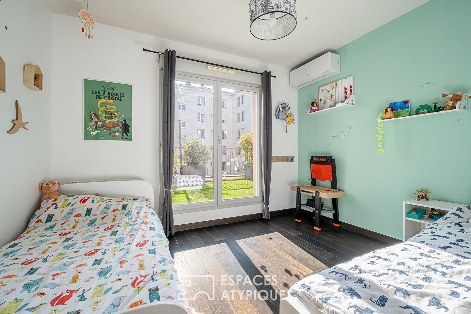 Contemporary apartment with terrace in Monplaisir