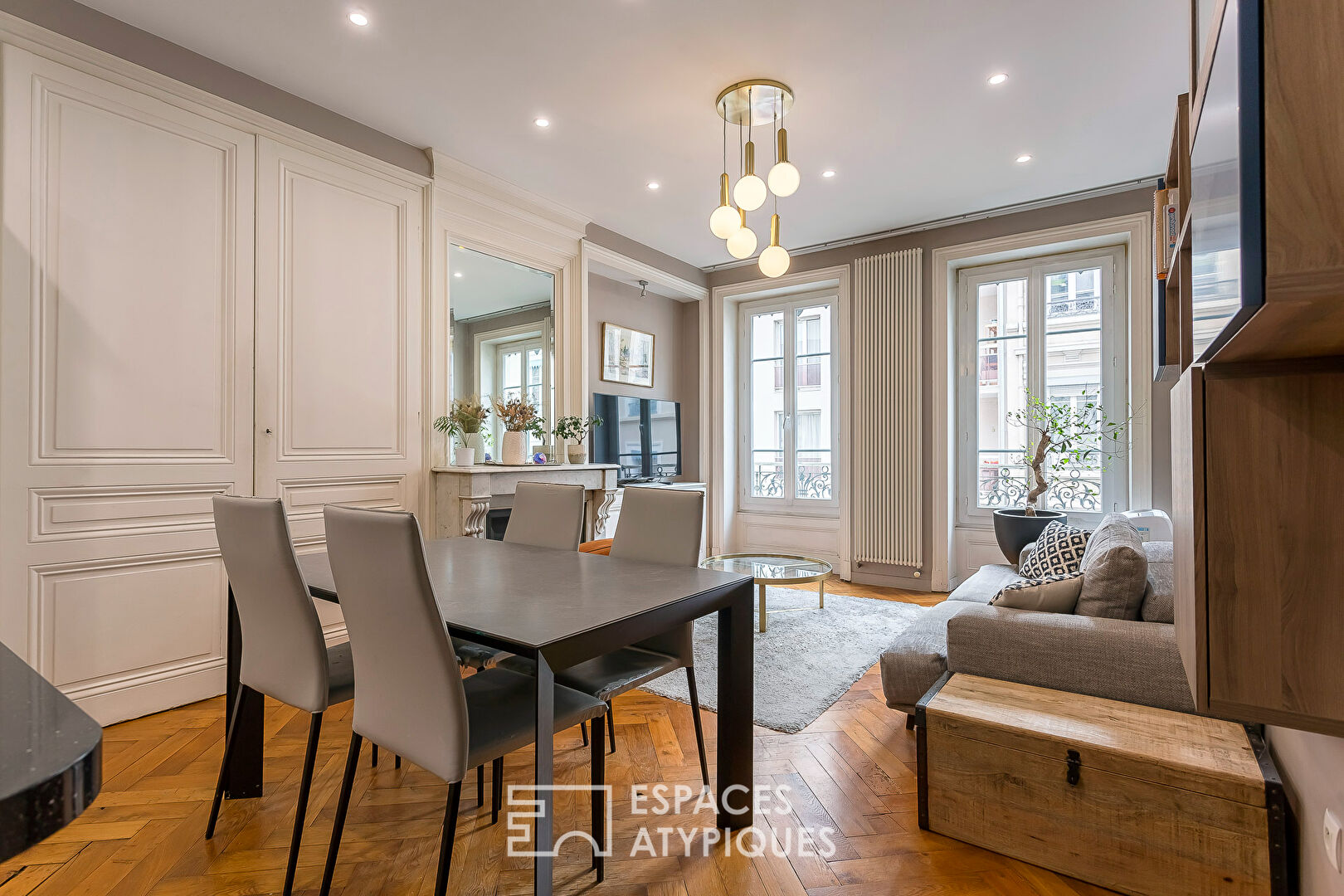 Renovated old apartment in the Préfecture district