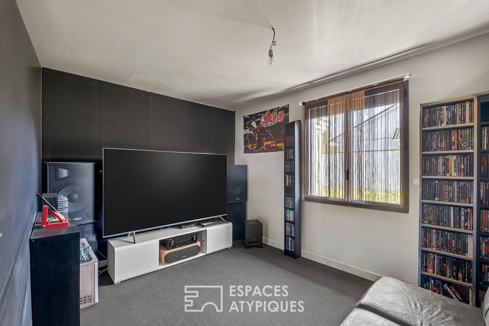 Family house with garden with swimming pool in Jonage