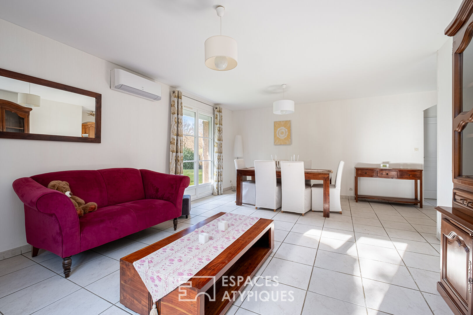Maison de plain pied avec jardin bucolique