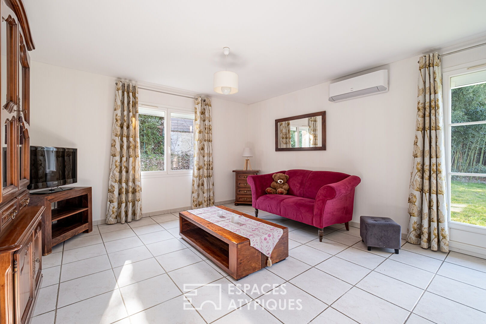 Maison de plain pied avec jardin bucolique