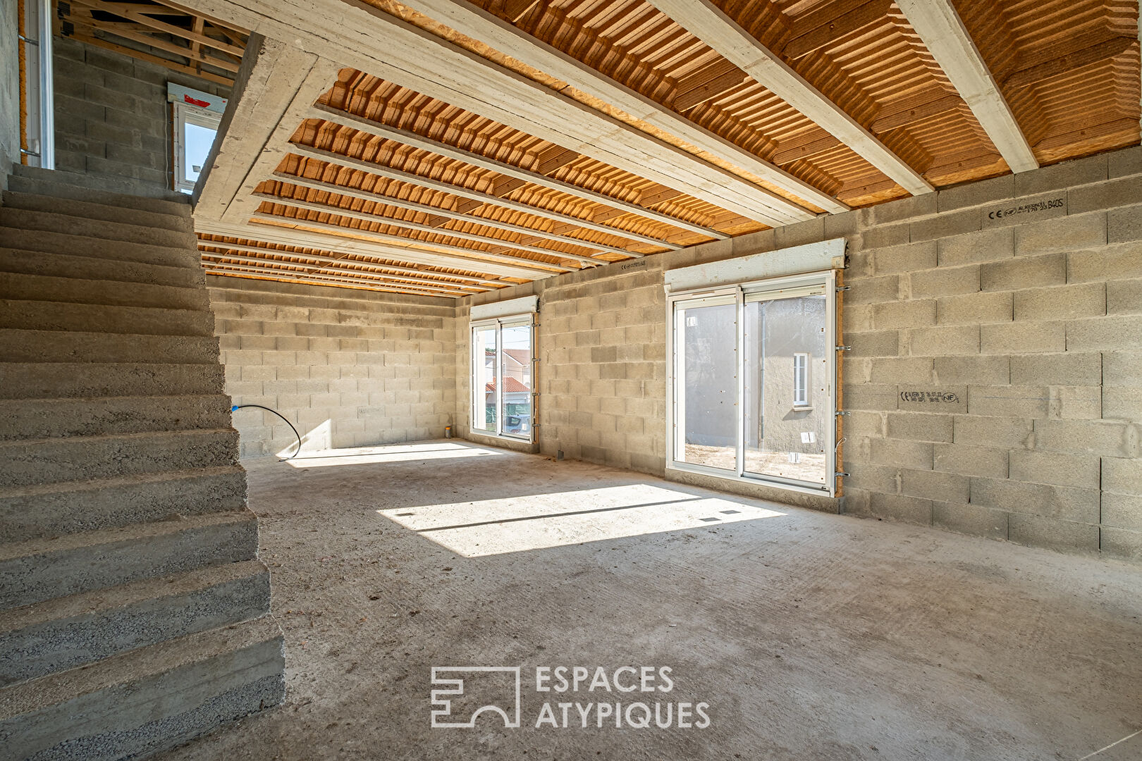 Maison neuve avec jardin piscinable