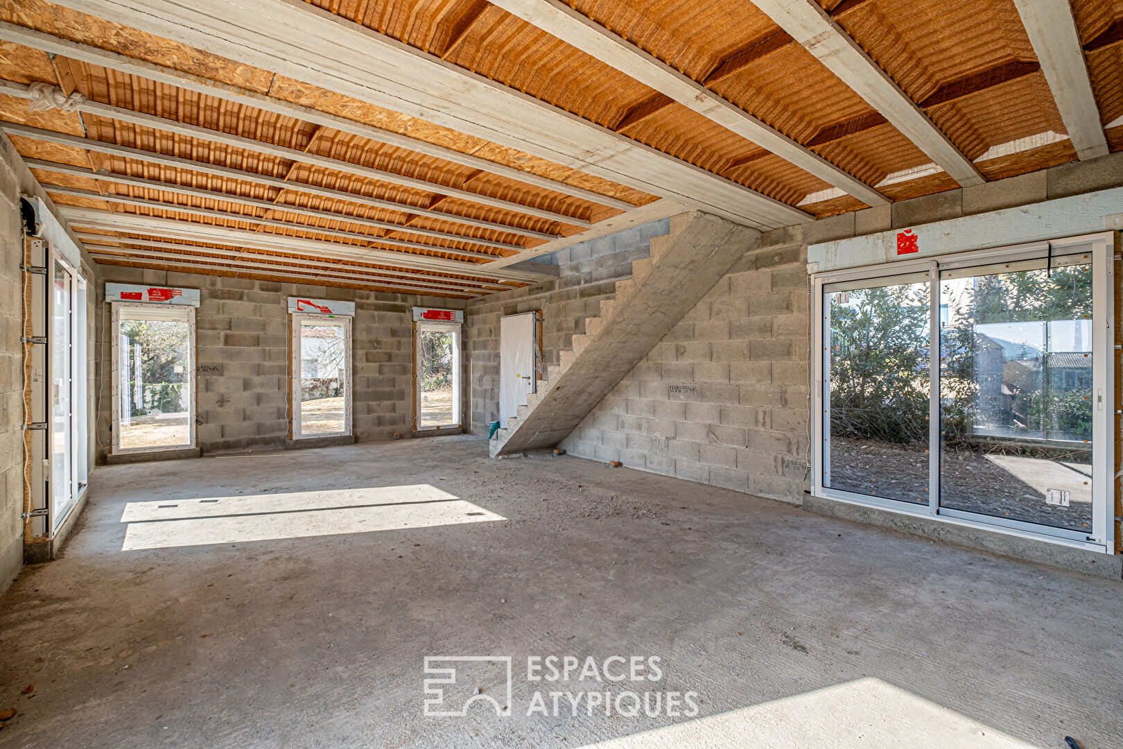 Maison neuve avec jardin piscinable