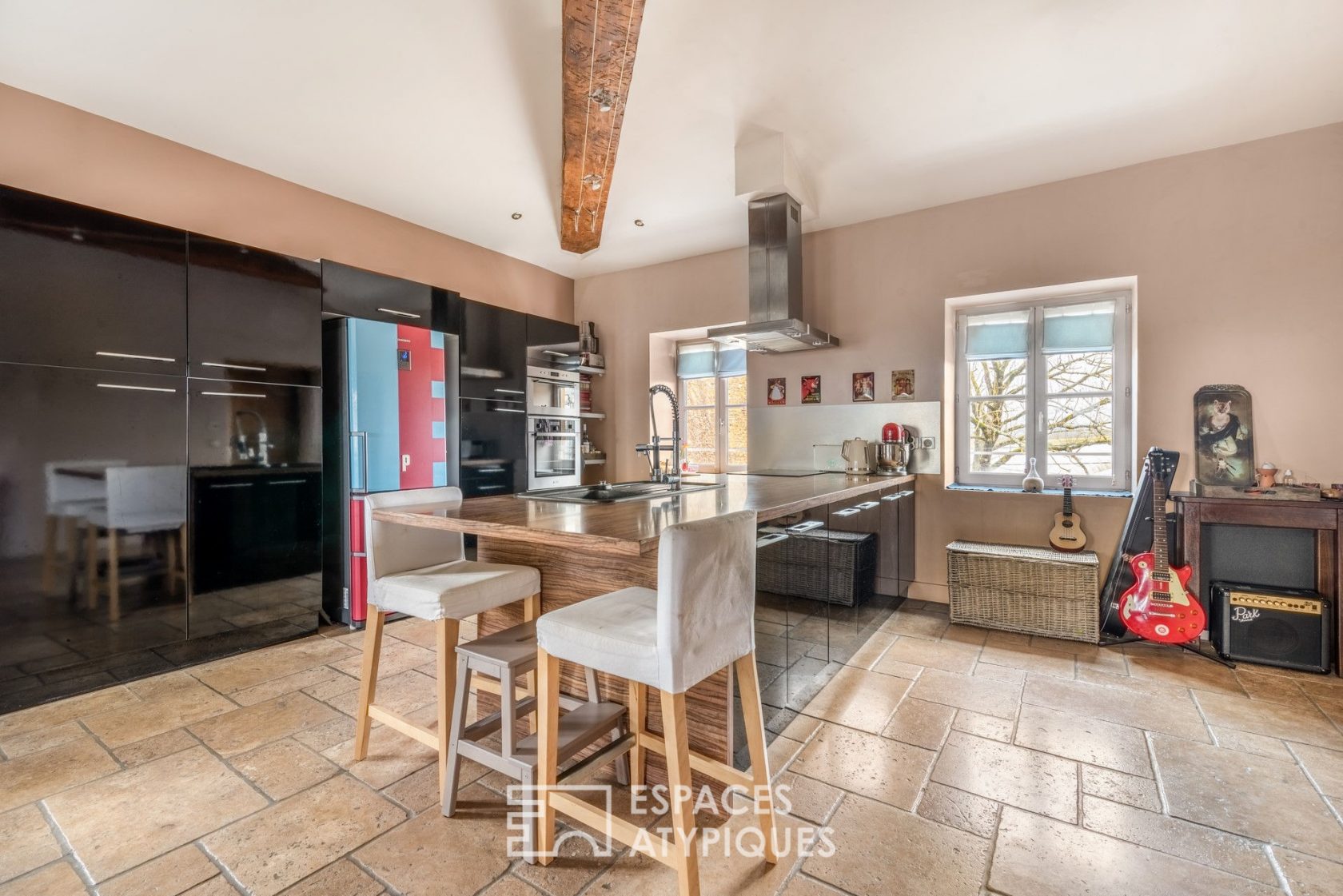 Appartement dans une copropriété en pierres dorées