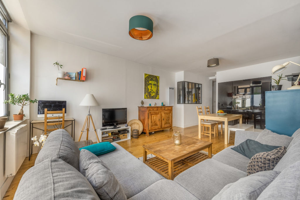 Loft-style apartment with terrace