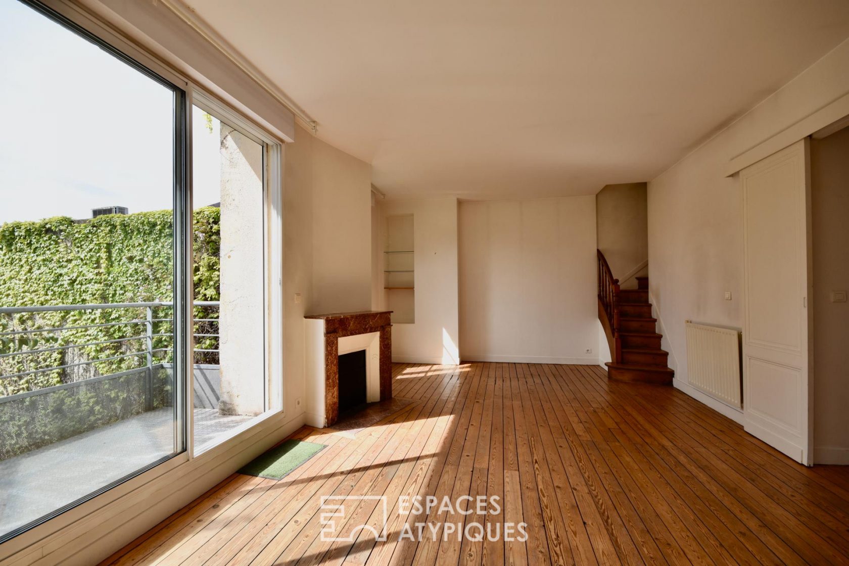 Old duplex apartment in Chartrons