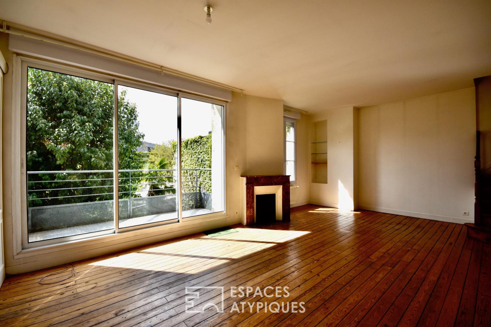 Old duplex apartment in Chartrons