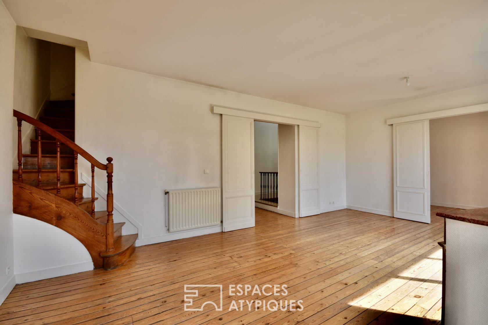 Old duplex apartment in Chartrons