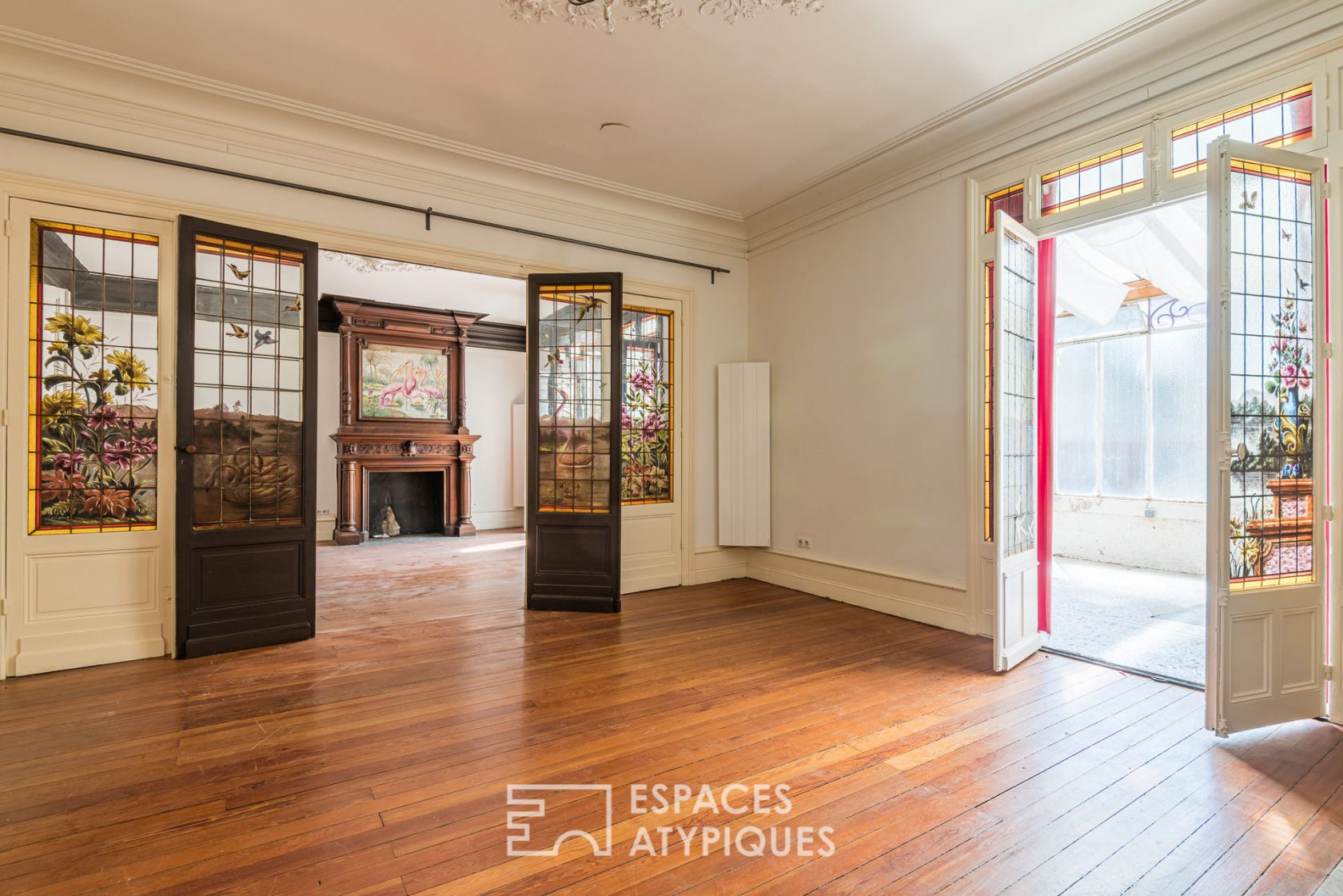 Art Nouveau style apartment with terrace in the center