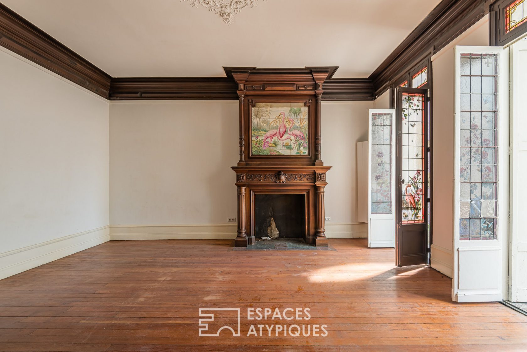 Art Nouveau style apartment with terrace in the center