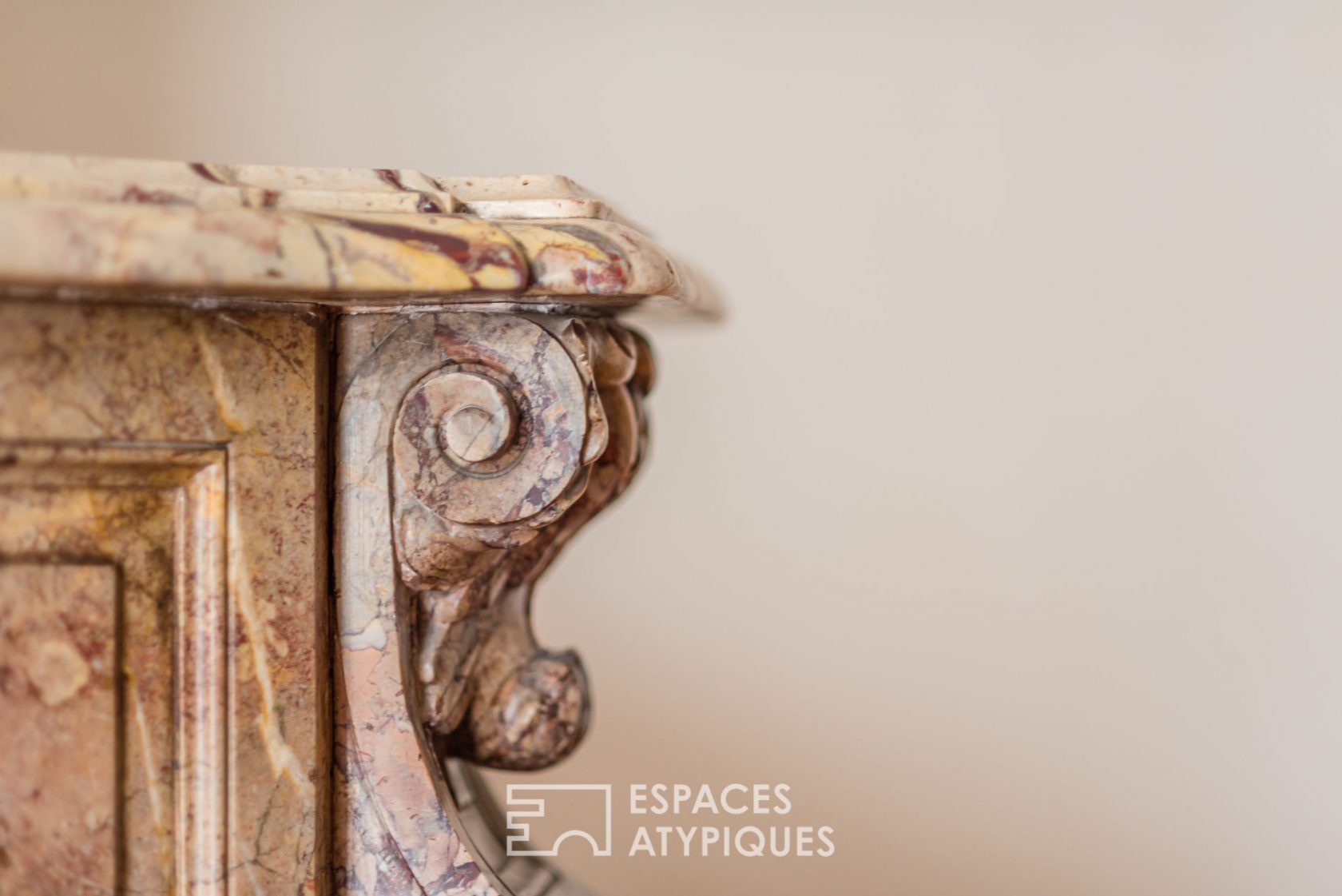 Art Nouveau style apartment with terrace in the center