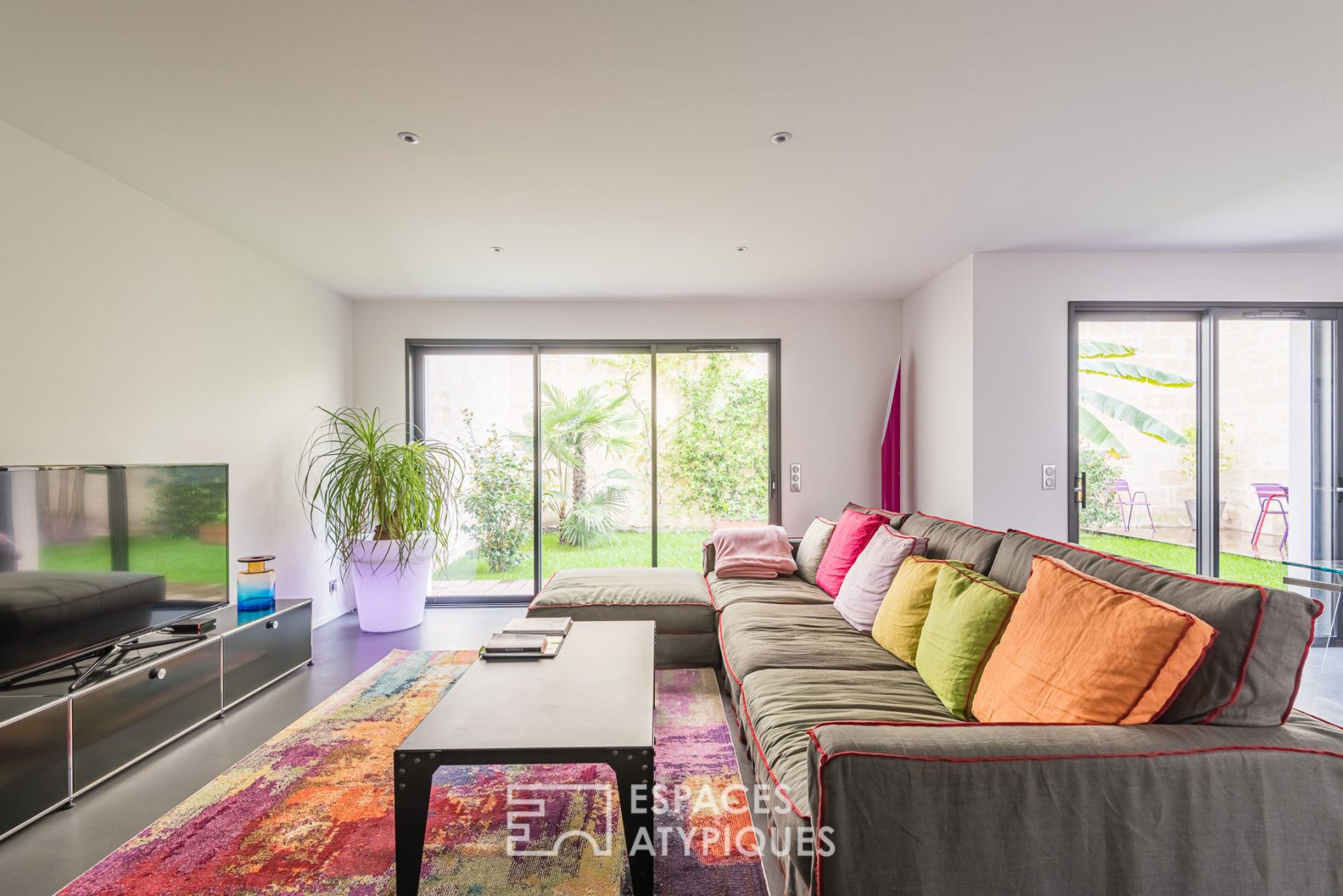 The contemporary triplex with garden in Chartrons