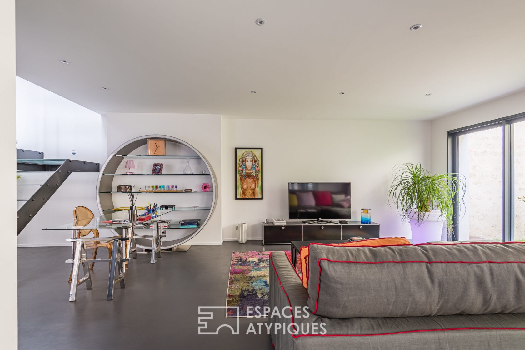 The contemporary triplex with garden in Chartrons