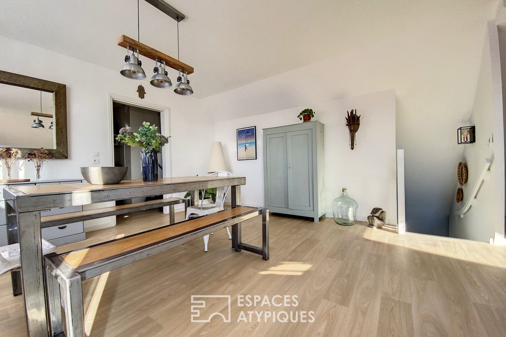 Duplex inversé au dernier étage avec terrasse suspendue